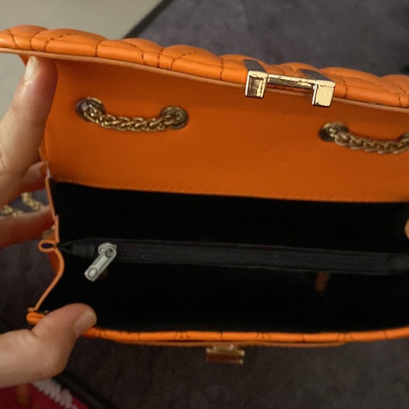 Beautiful orange cross body sling bag cum shoulder bag with metallic chain - Picture 6 of 7